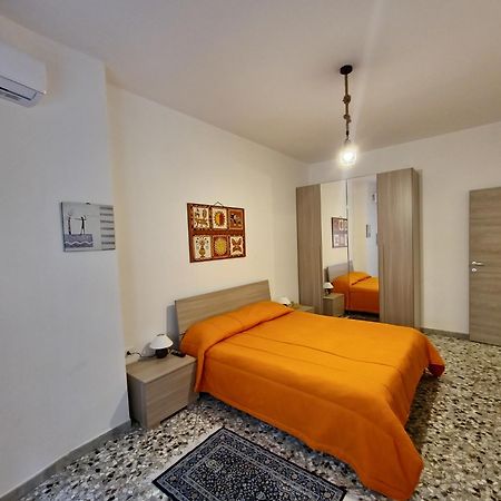 Ferienwohnung Garibaldi Square Bari Exterior foto