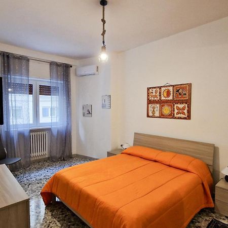Ferienwohnung Garibaldi Square Bari Exterior foto